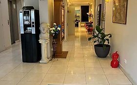 121 Paris Hotel